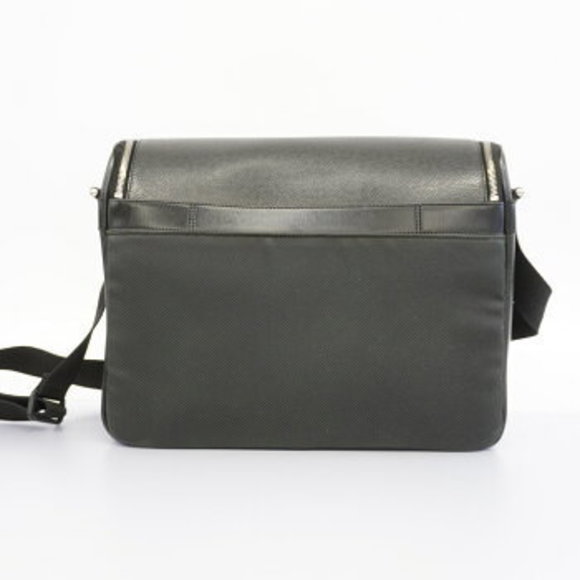 Louis Vuitton Taiga Taimir Messenger Shoulder Bag Black - Picture 9 of 9